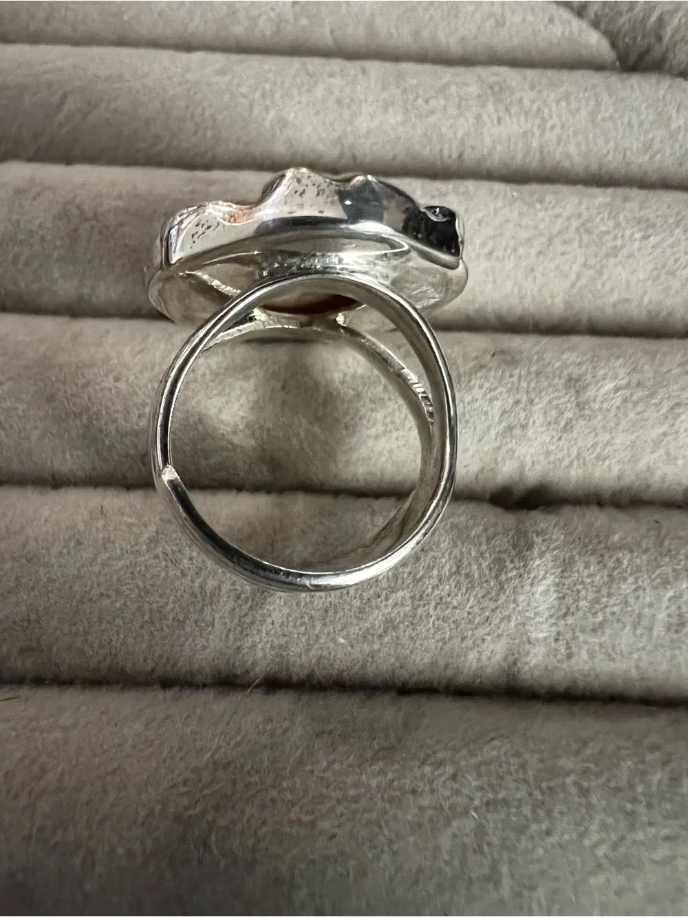 Floral Mother-of-Pearl Ring in Silver